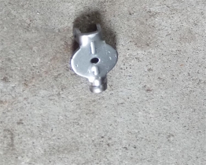 沖壓件廠采用什么方法來抑制沖壓件產(chǎn)生翻料、扭曲